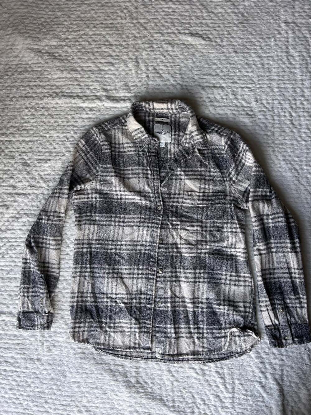 American Eagle Slim Fit Gray and White Plaid Flannel Button Front Shirt
